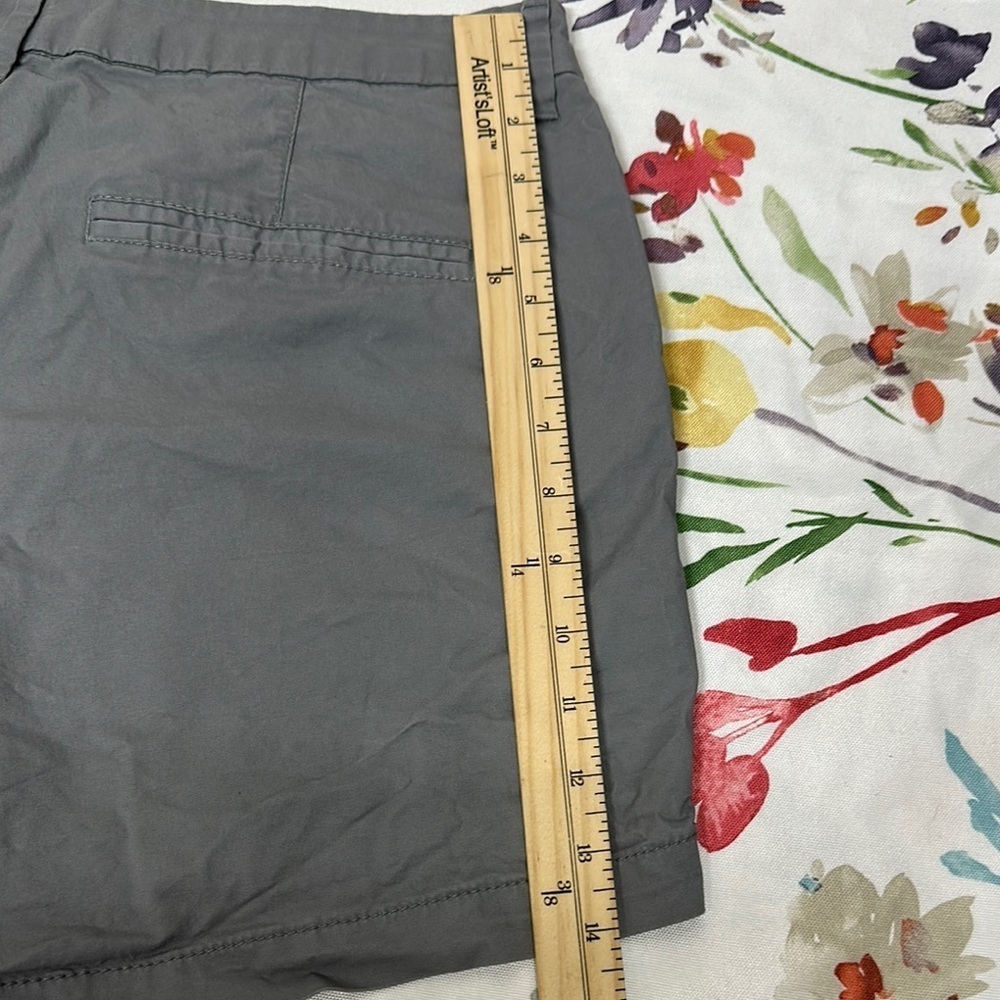 Old Navy Gray Bermuda Shorts - Picture 5 of 8